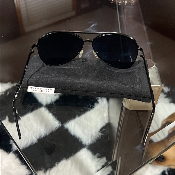 Quay Dark Aviator Sunglasses - Picture 5 of 8